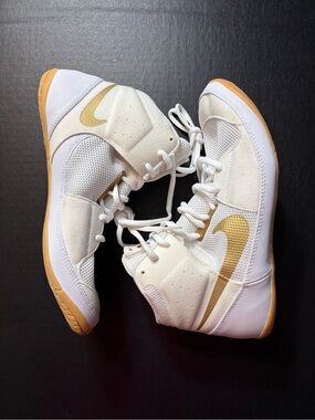 Nike Fury Shoes Sz 8.5 White Gold MMA Combat Wrestling Boxing AO2416-170 NEW!